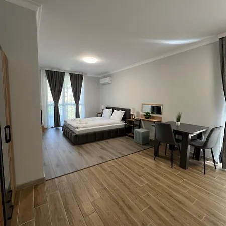 Apartament Park And For Guests *