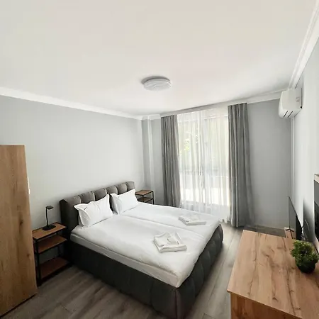 Apartament Park And For Guests *