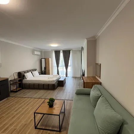 Park And For Guests Apartament