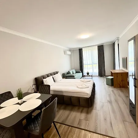 Apartament Park And For Guests *